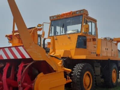 ロータリ除雪車 ロータリー除雪車 HTR406 2.6m 400馬力 H20年式